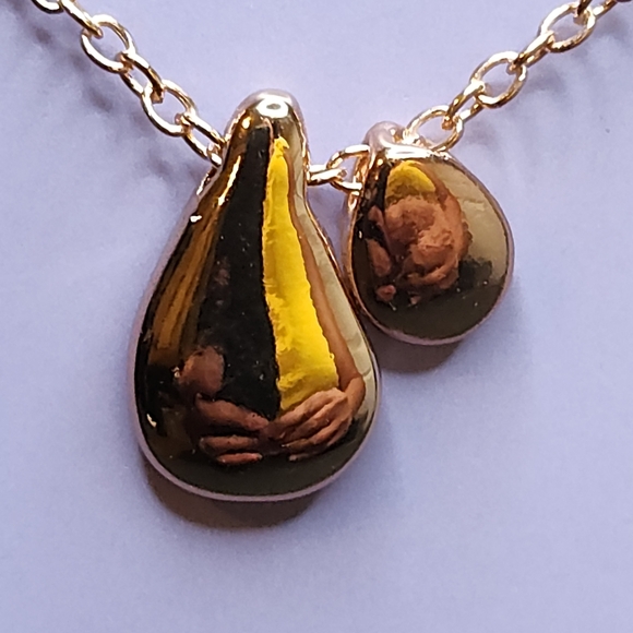 Jewelry - Claires Elegant Gold Teardrop Pendant Necklace